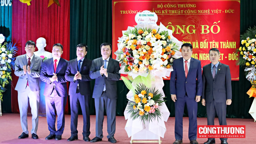 Media\2_TH1029\FolderFunc\202603\Images/le-cong-bo-quyet-dinh-sap-nhap-va-doi-ten-thanh-truong-cao-dang-ky-thuat-cong-nghe-viet-duc-694dfe33c88f8-20260318084620-e.jpg